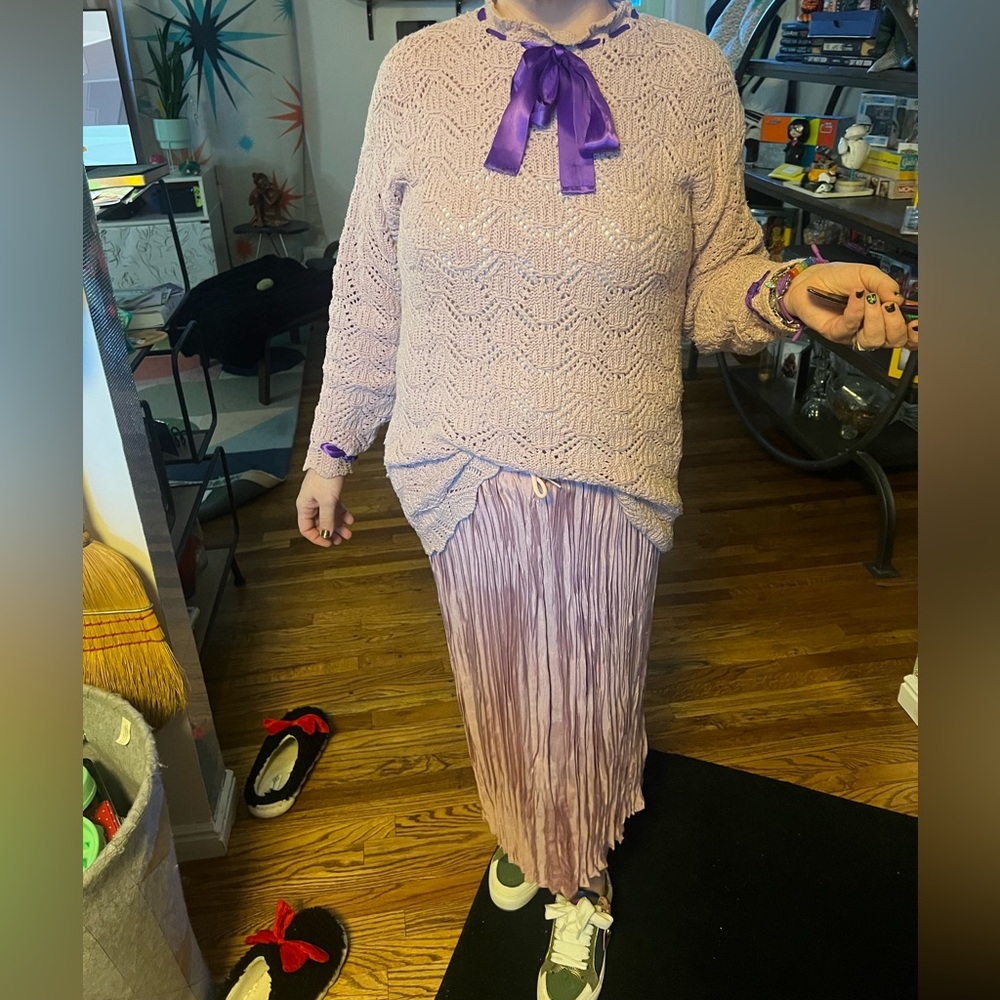 Vintage! Women’s Lavender Pleated Midi Skirt - with crochet top
